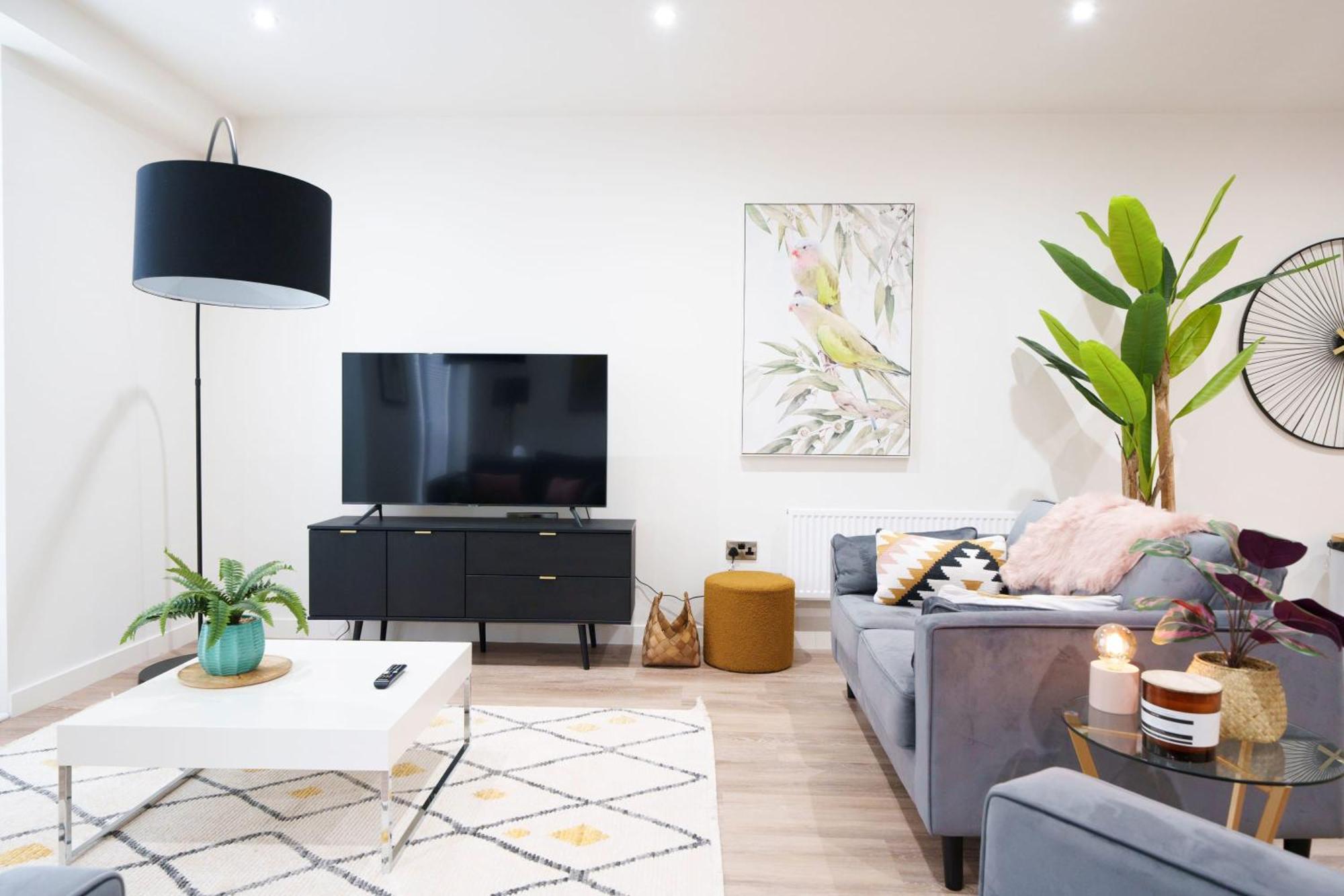 Luxury Free Parking Townhouse *